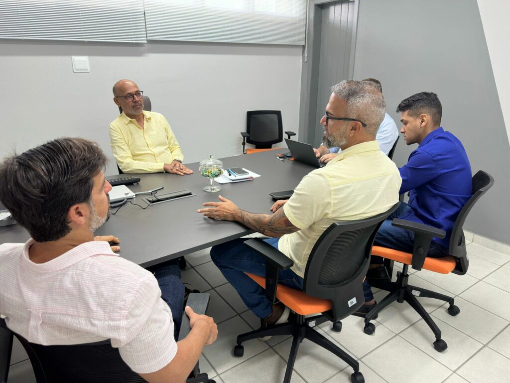 Funpec se reúne com secretário de turismo de natal para definir ações voltadas à praia de ponta negra